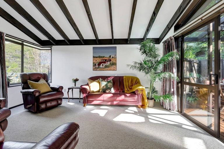 Photo of property in 4 Mizzen Place, Whitby, Porirua, 5024