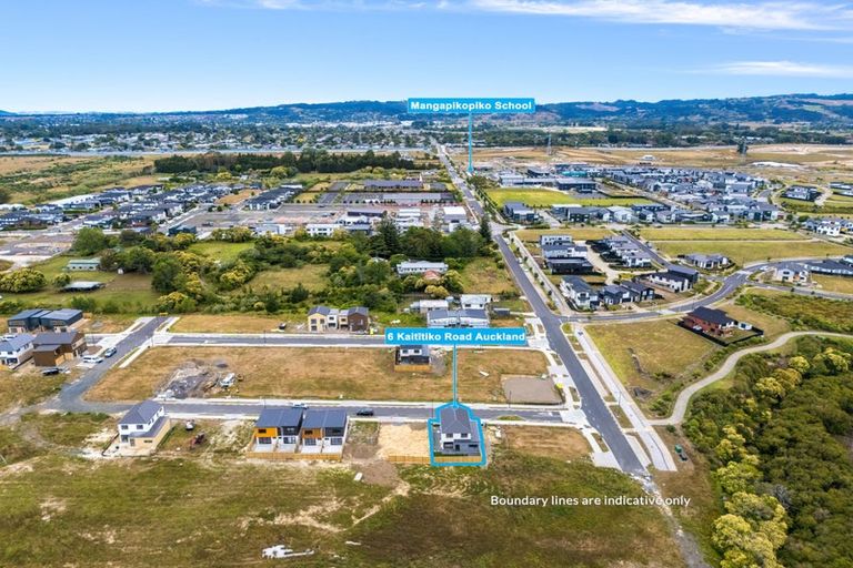 Photo of property in 6 Kaititiko Road, Rosehill, 2113