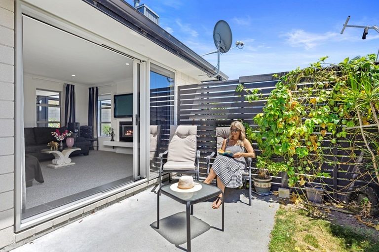 Photo of property in 48 Cassinia Close, Papamoa Beach, Papamoa, 3118
