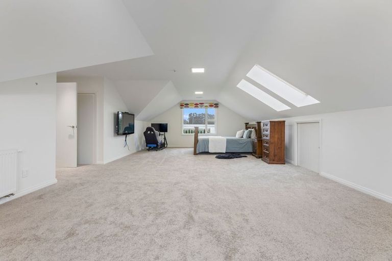 Photo of property in 100 Wingatui Road, Mosgiel, 9024