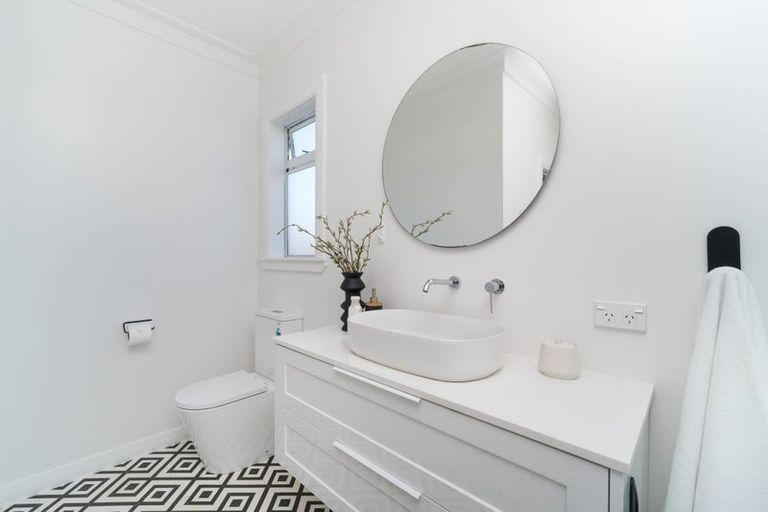 Photo of property in 37 Miro Street, Takaro, Palmerston North, 4410