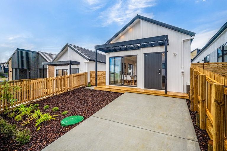 Photo of property in 7b Kotiu Place, Massey, 0614