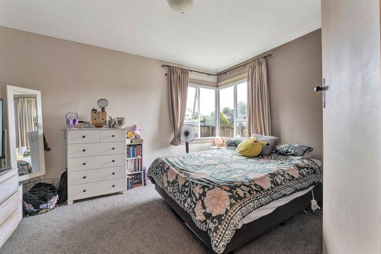 Photo of property in 79 Mangorei Road, Strandon, New Plymouth, 4312
