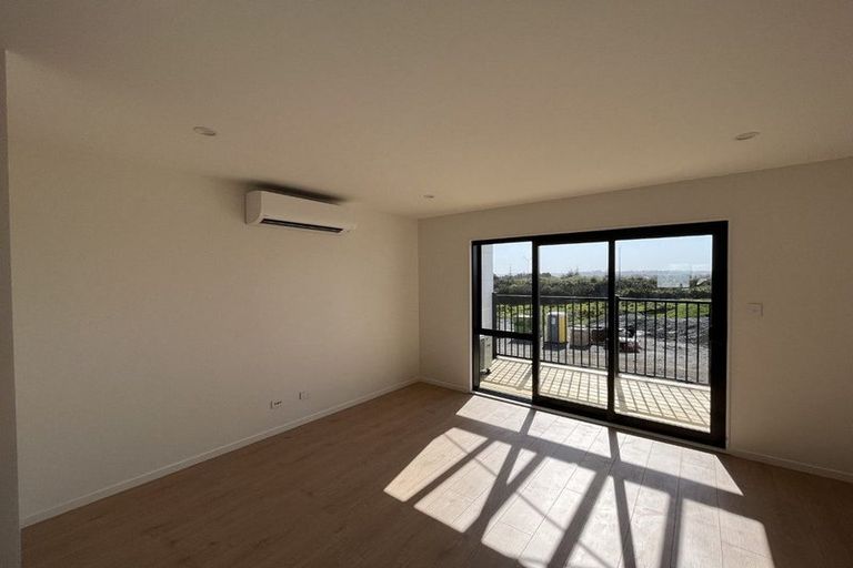 Photo of property in 5 Mataitai Road, Hobsonville, Auckland, 0618