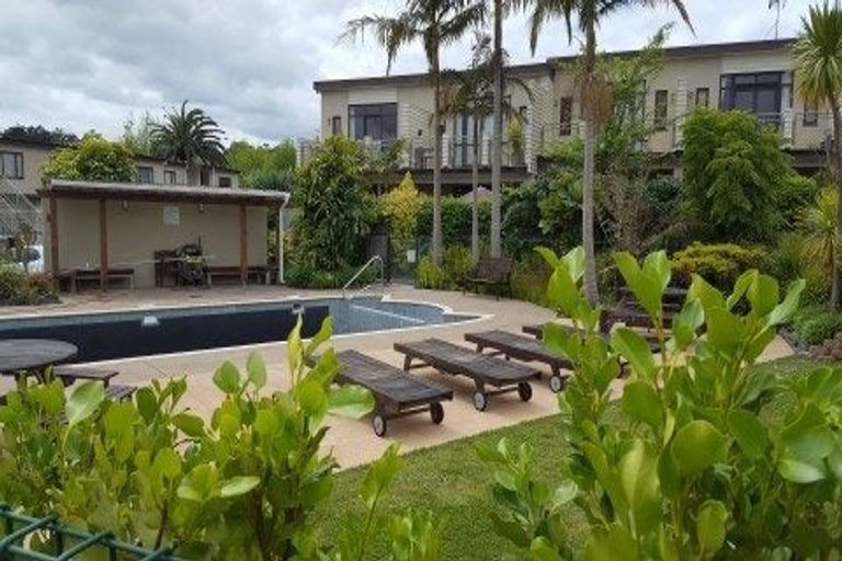 Photo of property in The Grange, 76/92 Bush Road, Albany, Auckland, 0632