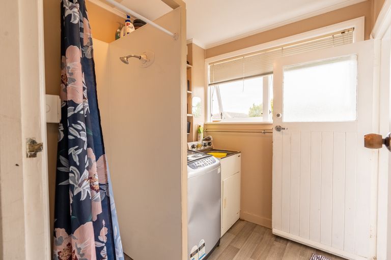 Photo of property in 73 Arimu Road, Papakura, 2110