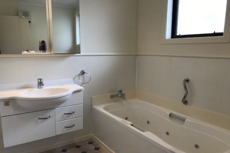 Photo of property in 4 Hindmarsh Street, Johnsonville, Wellington, 6037