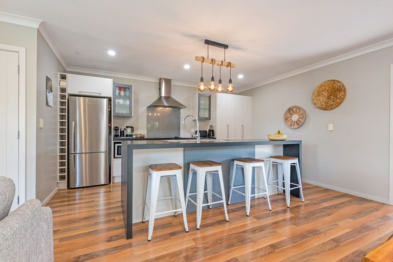 Photo of property in 5 Galea Grove, Kelvin Grove, Palmerston North, 4414