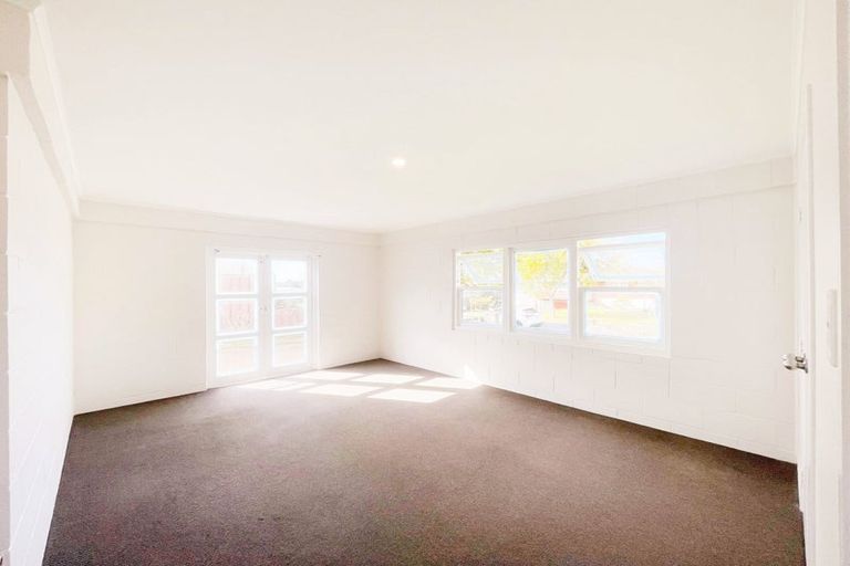 Photo of property in 12 Megan Avenue, Pakuranga Heights, Auckland, 2010