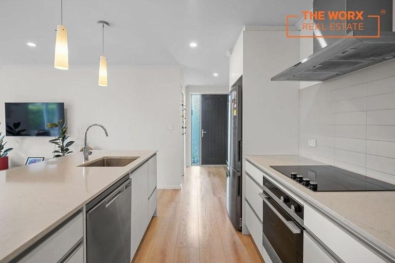Photo of property in 5 Sauterne Road, Kumeu, 0810