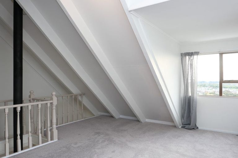 Photo of property in 67 Kotare Street, Waikanae, 5036