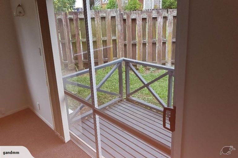 Photo of property in 30 Faith Bullock Place, New Lynn, Auckland, 0600