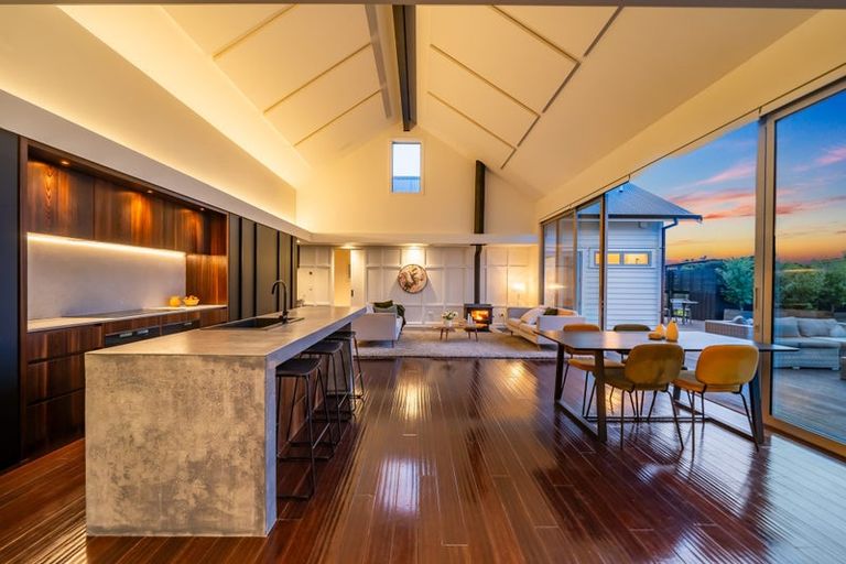 Photo of property in 5 Helm Place, Whitby, Porirua, 5024