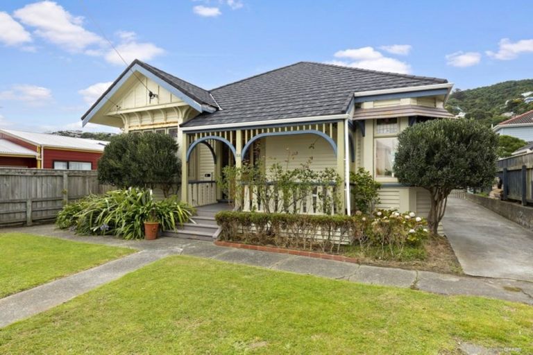 Photo of property in 108 Freyberg Street, Lyall Bay, Wellington, 6022