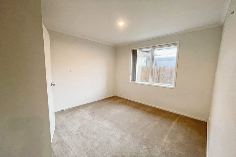 Photo of property in 17 Lamborn Drive, Papakura, 2110