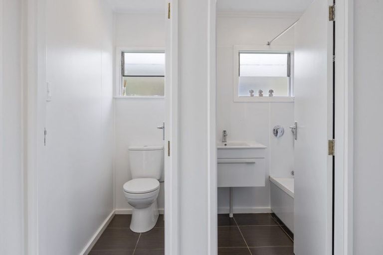 Photo of property in 6 Calgher Avenue, Waitara, 4320