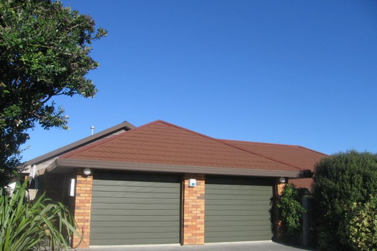 Photo of property in 30 Joseph Banks Drive, Whitby, Porirua, 5024