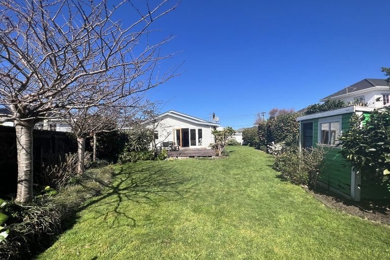 Photo of property in 17 Fife Lane, Miramar, Wellington, 6022