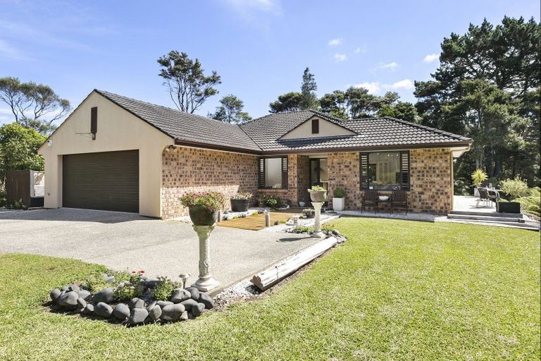 Photo of property in 240 Pine Valley Road, Dairy Flat, Silverdale, 0992