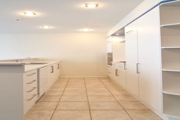 Photo of property in St James Courts, 5/77 Gloucester Street, Christchurch Central, Christchurch, 8013