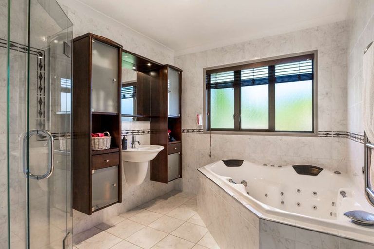 Photo of property in 176b Heta Road, Highlands Park, New Plymouth, 4312