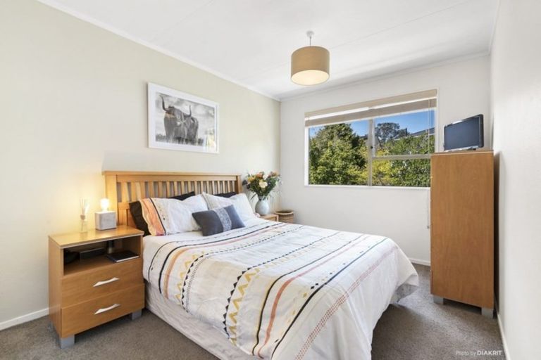 Photo of property in 2a Makatote Grove, Churton Park, Wellington, 6037