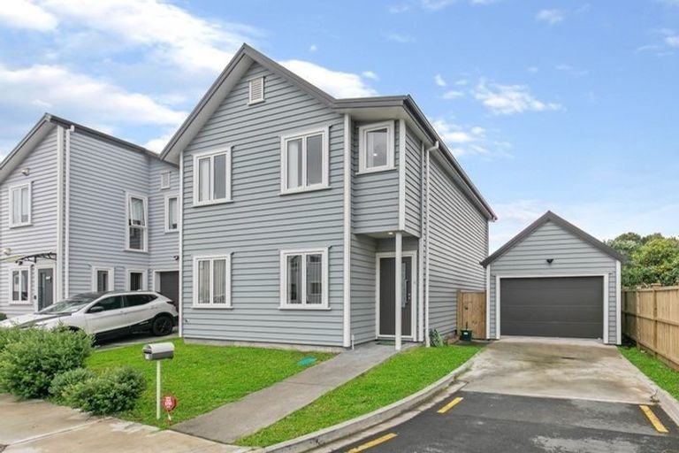 Photo of property in 11 Riroriro Close, Papakura, 2110