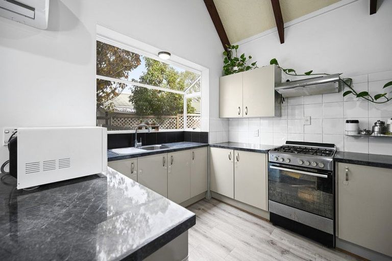 Photo of property in 9 Garland Drive, St Andrews, Hamilton, 3200