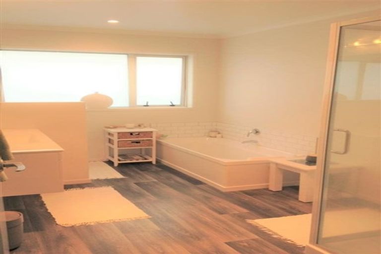 Photo of property in 183 Lakes Boulevard, Pyes Pa, Tauranga, 3112