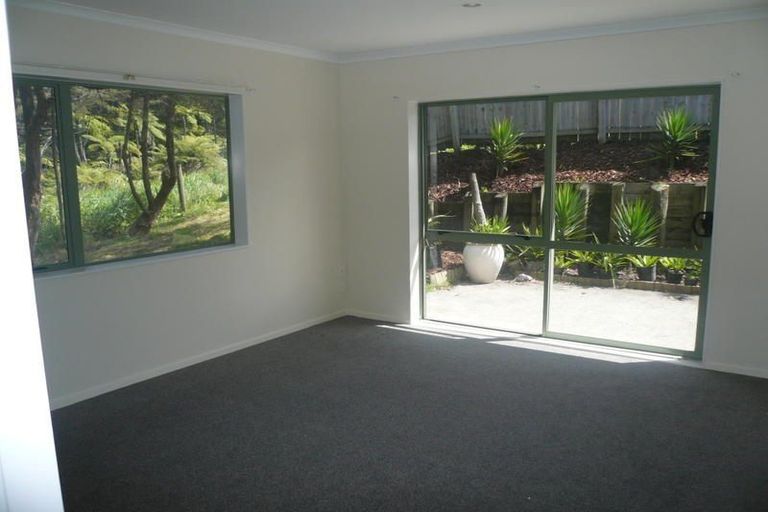 Photo of property in 18 Shah Place, Glen Eden, Auckland, 0602
