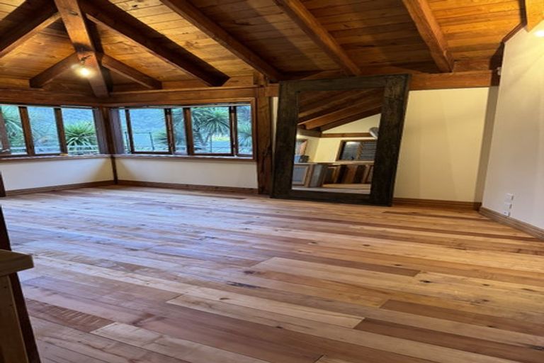 Photo of property in 15 Waiwera Road, Waiwera, Orewa, 0994