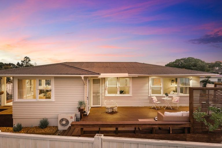 Photo of property in 2 Tyne Road, Forrest Hill, Auckland, 0620
