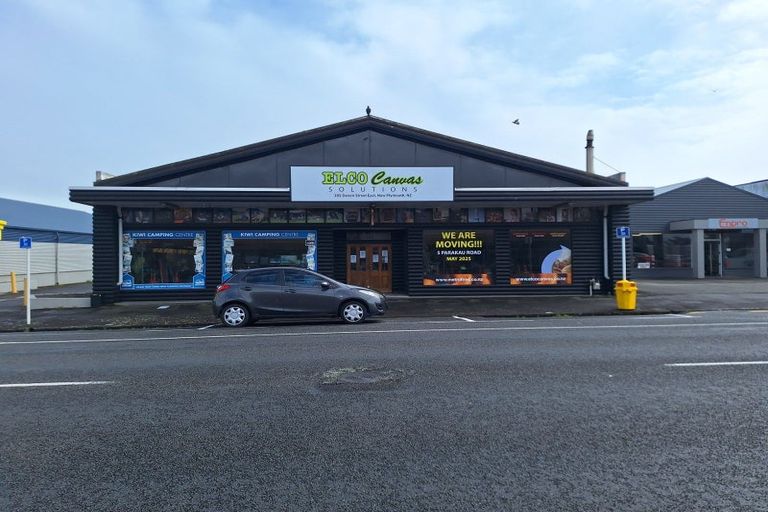 Photo of property in 305 Devon Street West, New Plymouth, 4310