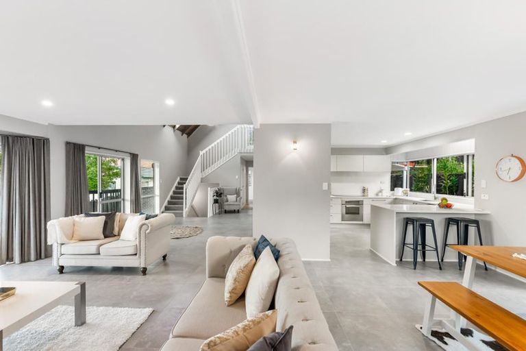 Photo of property in 7 Kerlin Crescent, West Harbour, Auckland, 0618