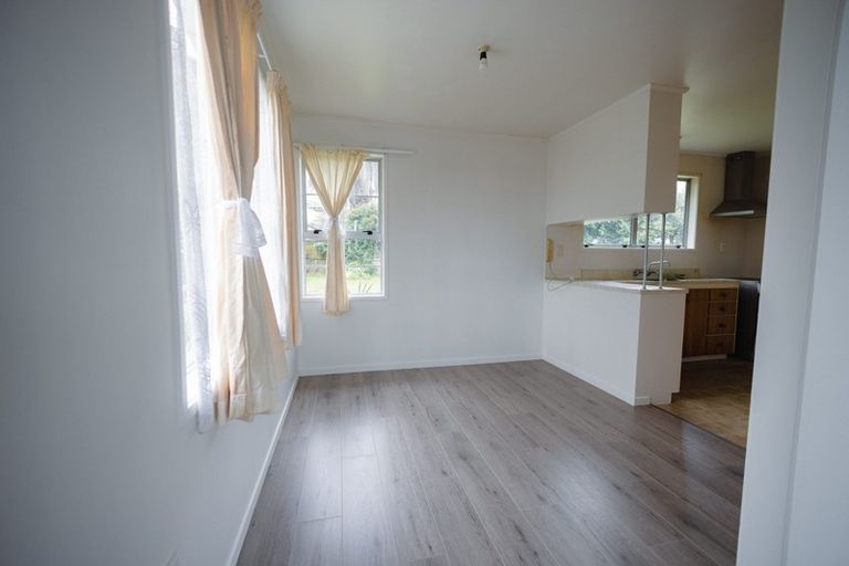 Photo of property in 14 Granville Drive, Massey, Auckland, 0614