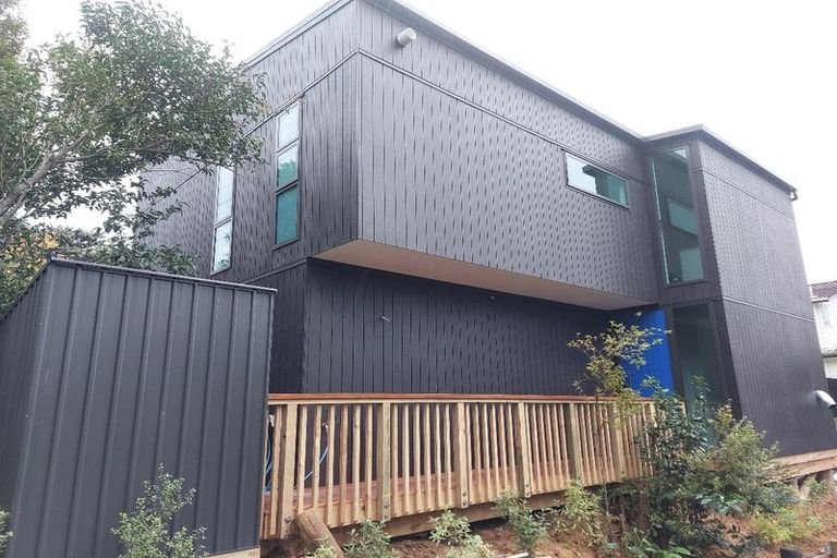 Photo of property in 20 De Val Drive, Titirangi, Auckland, 0604