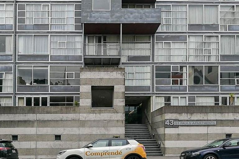 Photo of property in St Pauls Apartments, 81/43u Mulgrave Street, Thorndon, Wellington, 6011