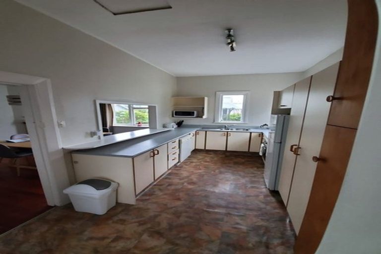 Photo of property in 56 Freyberg Street, Lyall Bay, Wellington, 6022