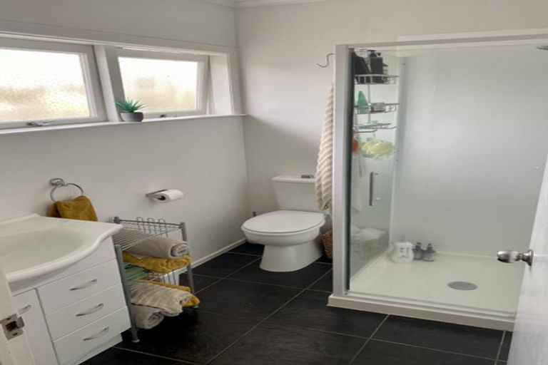 Photo of property in 73a Awaroa Road, Helensville, 0800