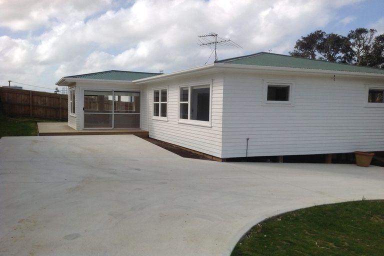 Photo of property in 26 Eskdale Road, Birkdale, Auckland, 0626