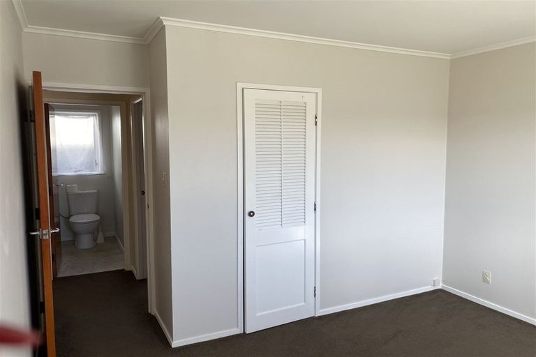 Photo of property in 2/16 Northall Road, New Lynn, Auckland, 0600