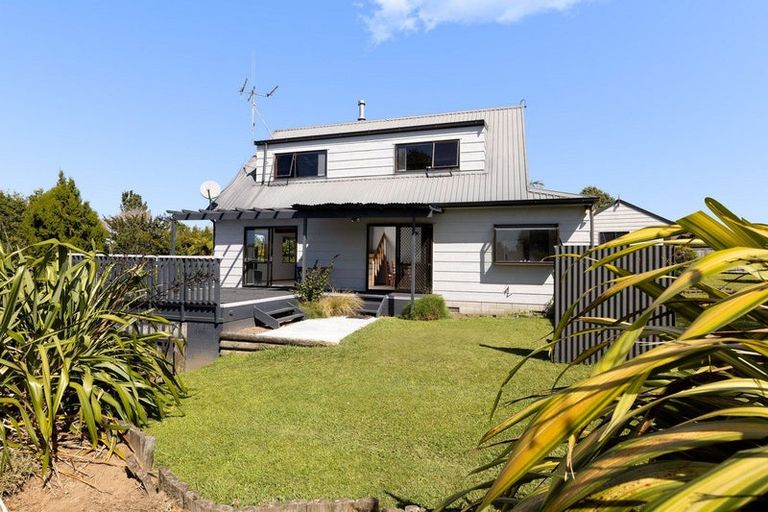 Photo of property in 12 Nettlingham Place, Te Puke, 3119