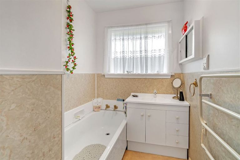 Photo of property in 57 Kent Lodge Avenue, Avonhead, Christchurch, 8042