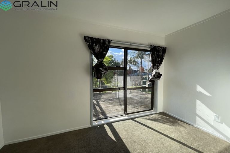 Photo of property in 101 Matipo Road, Te Atatu Peninsula, Auckland, 0610