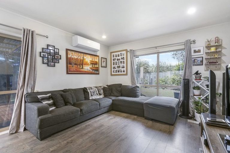 Photo of property in 17 Kora Avenue, Ranui, Auckland, 0612