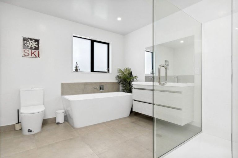 Photo of property in 37 Farrant Drive, Wanaka, 9305