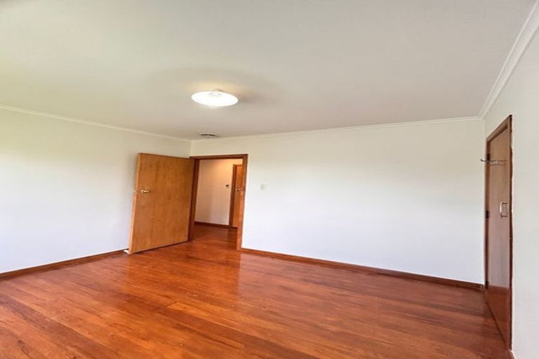 Photo of property in 21 Shanaway Rise, Hillcrest, Auckland, 0627