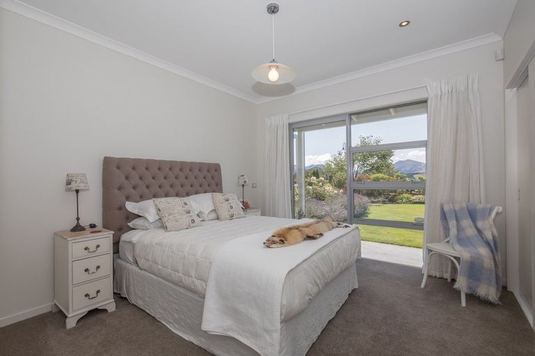 Photo of property in 2 Elderberry Crescent, Wanaka, 9305