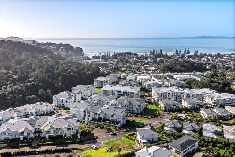 Photo of property in 75 Panorama Heights, Orewa, 0931