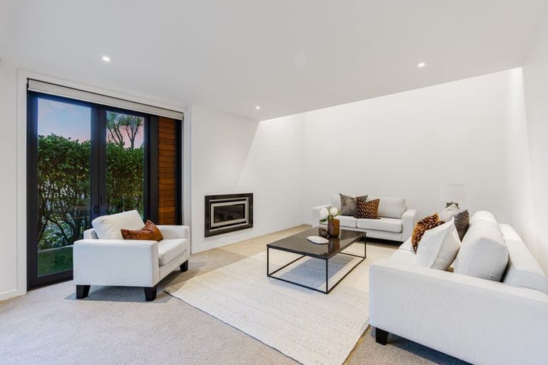 Photo of property in 11 Tuatini Place, Long Bay, Auckland, 0630